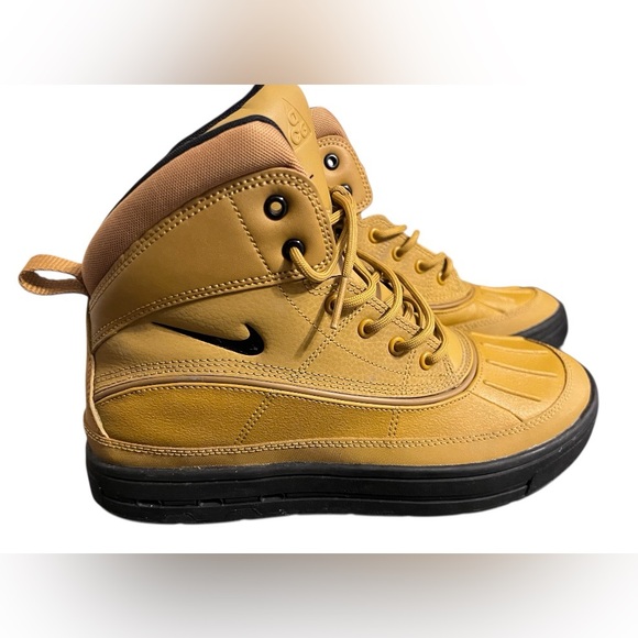 Nike ACG Woodside Winter Boots • 6.5Y / W7.5 - Picture 1 of 11